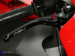 ASV C/5 brake lever installed on a Honda CBR954RR